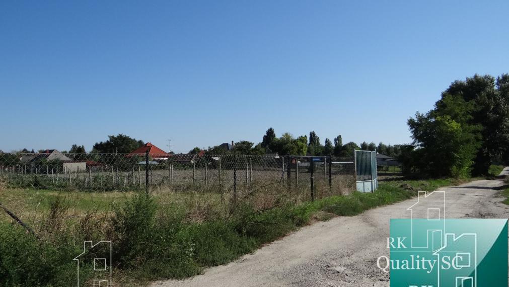 NA PREDAJ – JELKA okr. GALANTA - stavebný pozemok v dobrej lokalite v celku alebo s rôznymi výmerami podľa dopytu od 500 do 2000 m2