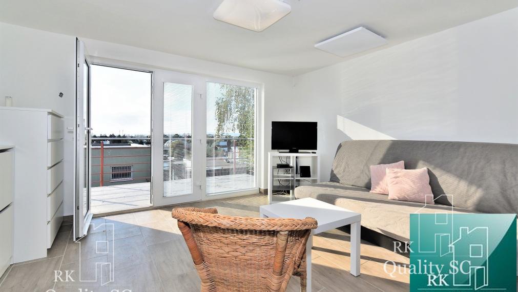 ZIMNÁ CENA 189.900,- SENEC – SLNEČNÉ JAZERÁ JUH – NA PREDAJ - romantická rekreačná chata po rekonštrukcii s prístupom na pláž