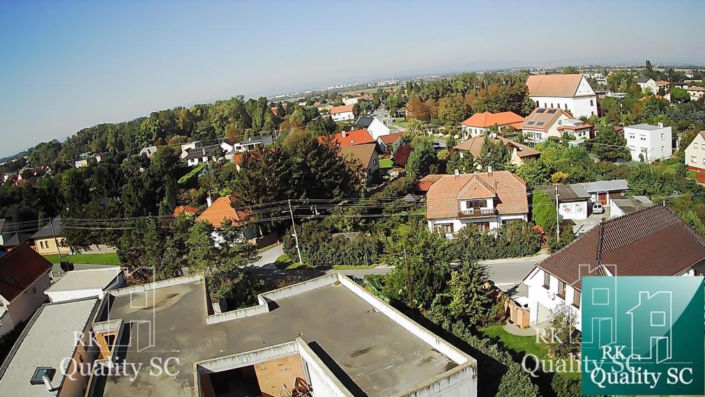 NOVÁ CENA - okr. SENEC - KRÁĽOVÁ PRI SENCI – NA PREDAJ – PRE NÁROČNÝCH rozostavaný rodinný dom v centre obce s veľkým pozemkom vyše 23á