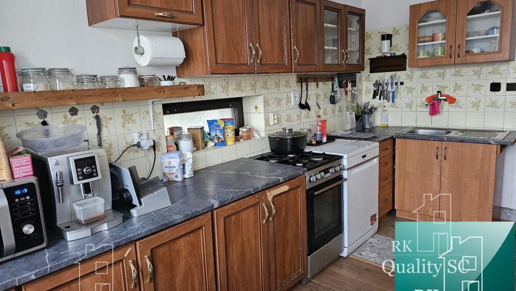 NOVÁ CENA - Okr. Senec - TUREŇ - EXKLUZÍVNE NA PREDAJ rodinný dom na 8 á pozemku s veľkometrážnymi izbami