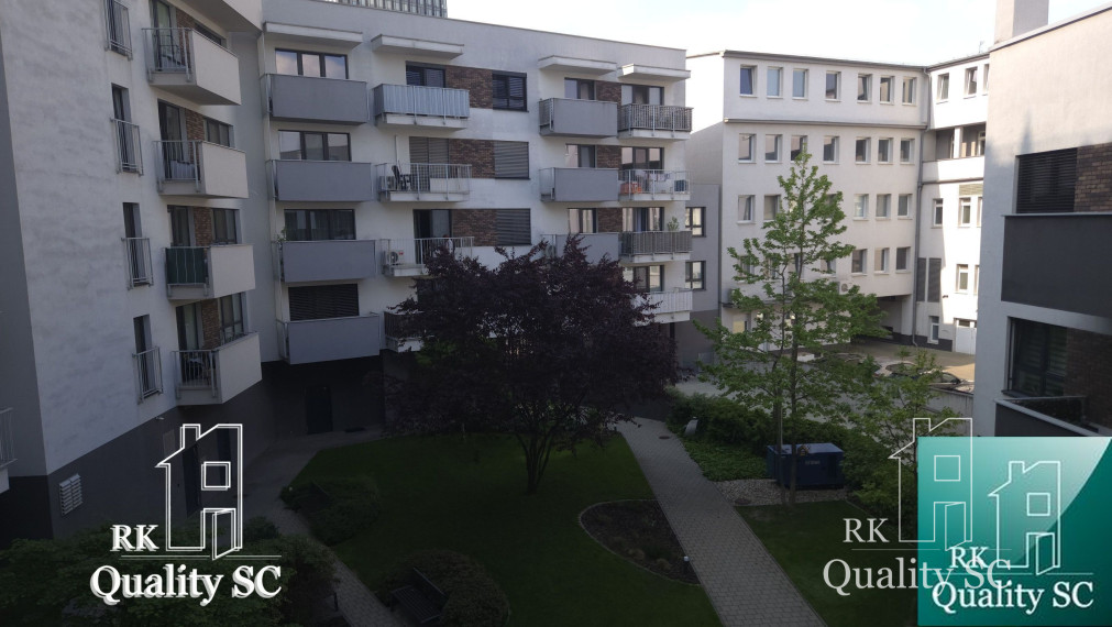 PREDANÉ - Bratislava II - Ružinov - Nivy - NA PREDAJ 1 izbový priestranný byt + garáž v polyfunkčnom dome MEINL RESIDENCE