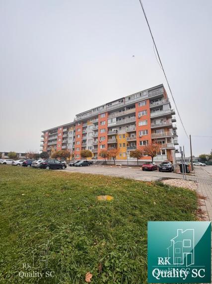 SENEC - NA PREDAJ 2 izbový byt s vlastným parkovaním, pri Striebornom jazere - ul. Zemplínska v Senci