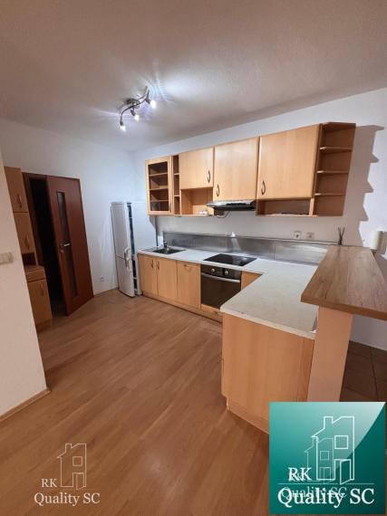 SENEC - NA PREDAJ 2 izbový byt s vlastným parkovaním, pri Striebornom jazere - ul. Zemplínska v Senci