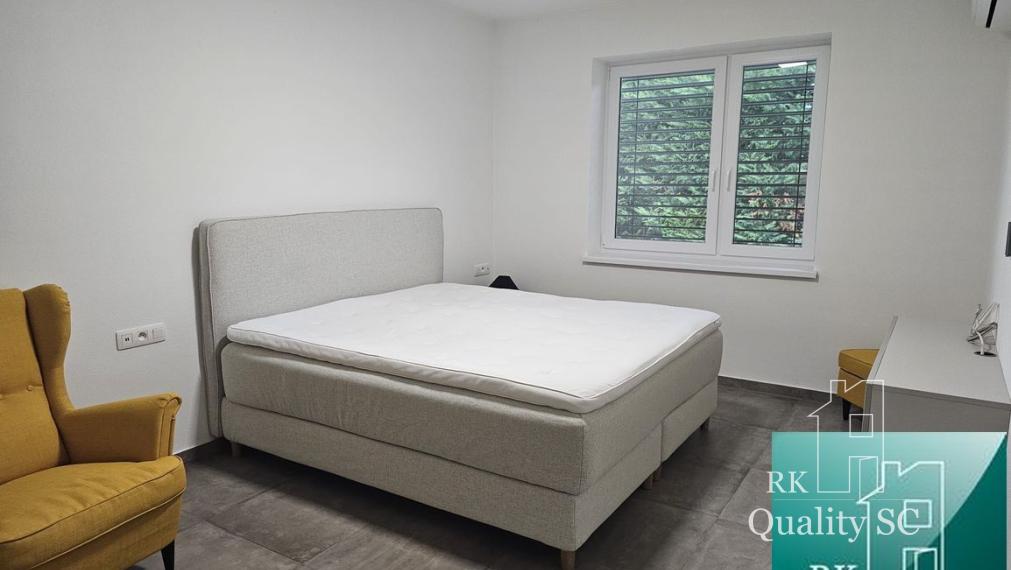 SENEC Gardens – Na prenájom zariadený 4. izbový bungalov  s parkovaním pre dve autá.