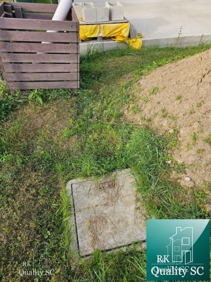 Okres Senec - BERNOLÁKOVO - NA PREDAJ stavebný pozemok so základovou doskou, projektom a stavebným povolením