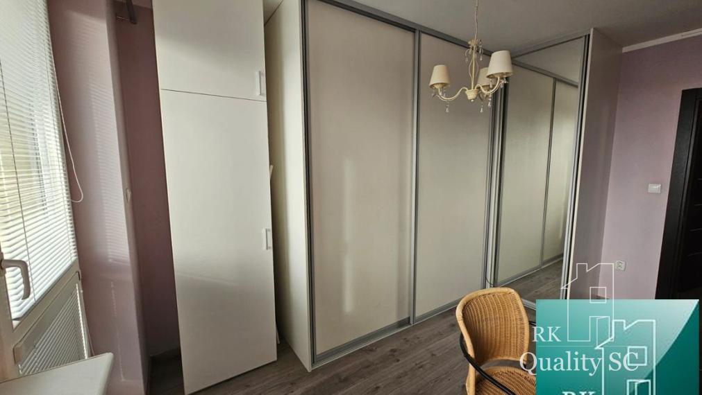 SENEC (centrum) - NA  PRENÁJOM 3 izbový zariadený byt s parkovaním pre dve vozidlá - Lichnerova ul. na pešej zóne v Senci