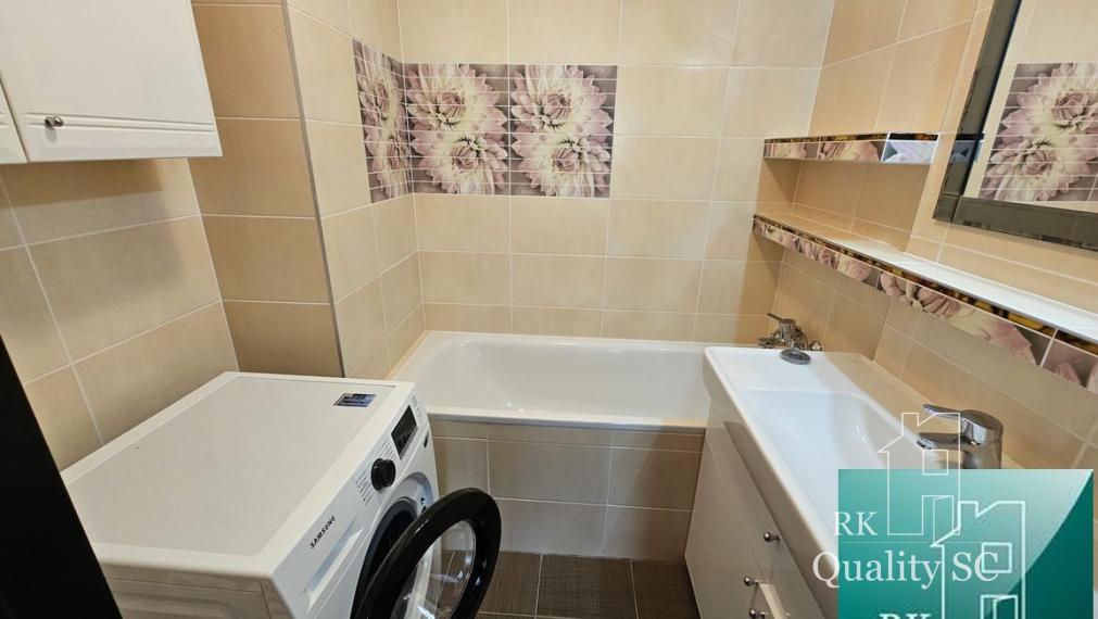 SENEC (centrum) - NA  PRENÁJOM 3 izbový zariadený byt s parkovaním pre dve vozidlá - Lichnerova ul. na pešej zóne v Senci