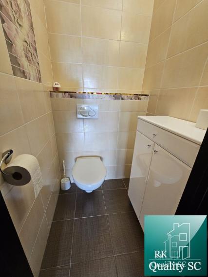 SENEC (centrum) - NA  PRENÁJOM 3 izbový zariadený byt s parkovaním pre dve vozidlá - Lichnerova ul. na pešej zóne v Senci