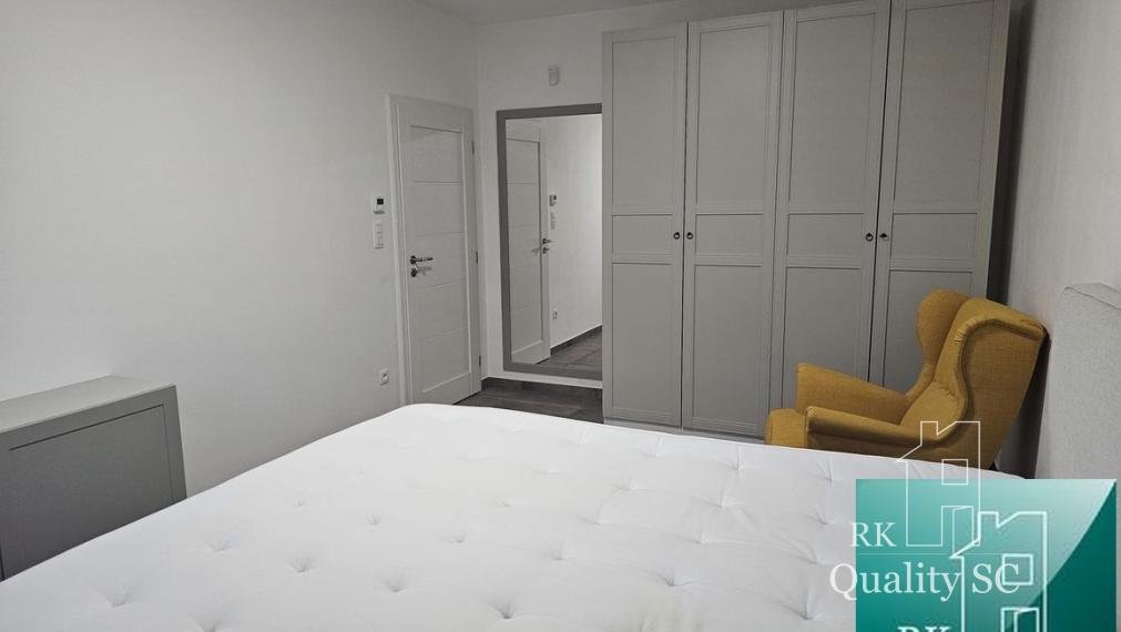 REZERVOVANÉ - SENEC Gardens – Na prenájom zariadený 4. izbový bungalov  s parkovaním pre dve autá.