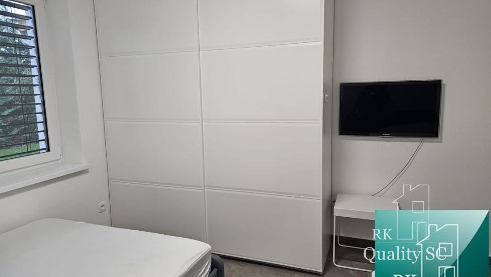 REZERVOVANÉ - SENEC Gardens – Na prenájom zariadený 4. izbový bungalov  s parkovaním pre dve autá.