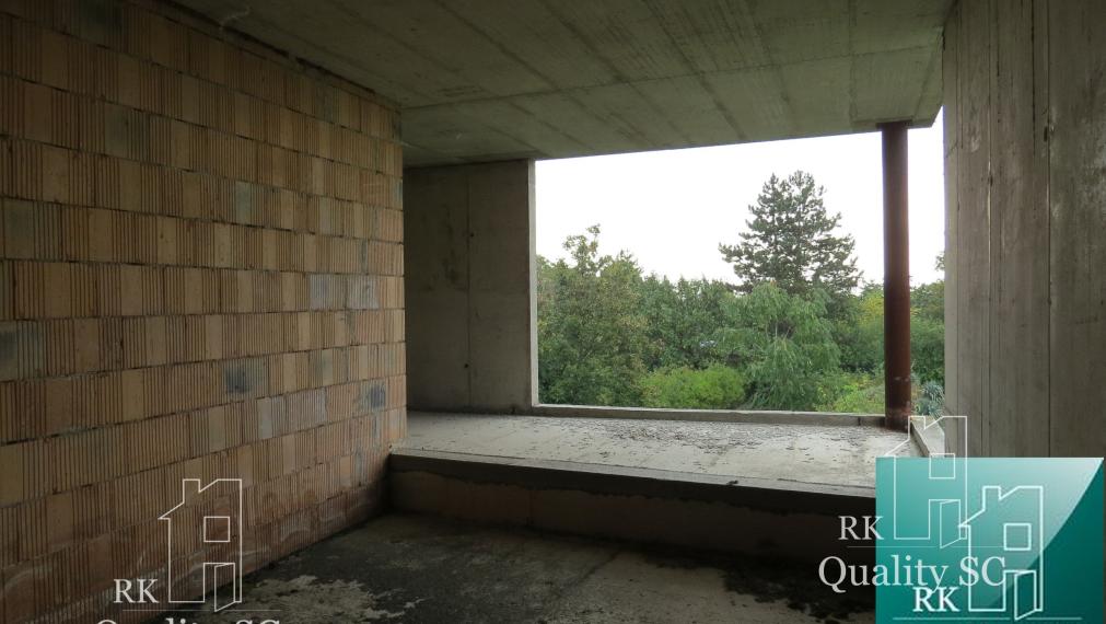 NOVÁ CENA - okr. SENEC - KRÁĽOVÁ PRI SENCI – NA PREDAJ – PRE NÁROČNÝCH rozostavaný rodinný dom v centre obce s veľkým pozemkom vyše 23á