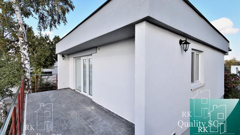 ZIMNÁ CENA 189.900,- SENEC – SLNEČNÉ JAZERÁ JUH – NA PREDAJ - romantická rekreačná chata s výhodami domu po rekonštrukcii s prístupom na pláž