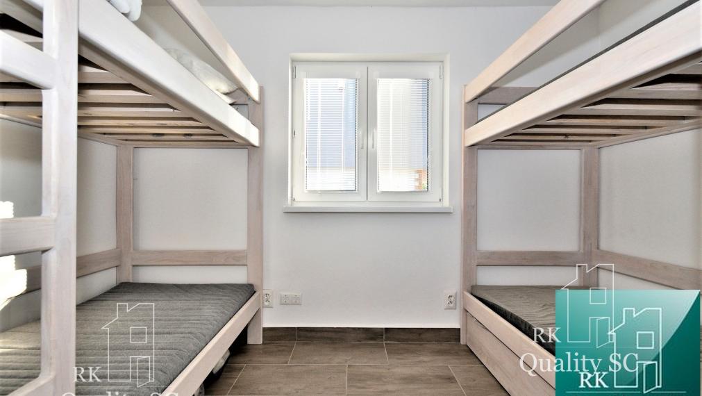 ZIMNÁ CENA 189.900,- SENEC – SLNEČNÉ JAZERÁ JUH – NA PREDAJ - romantická rekreačná chata s výhodami domu po rekonštrukcii s prístupom na pláž