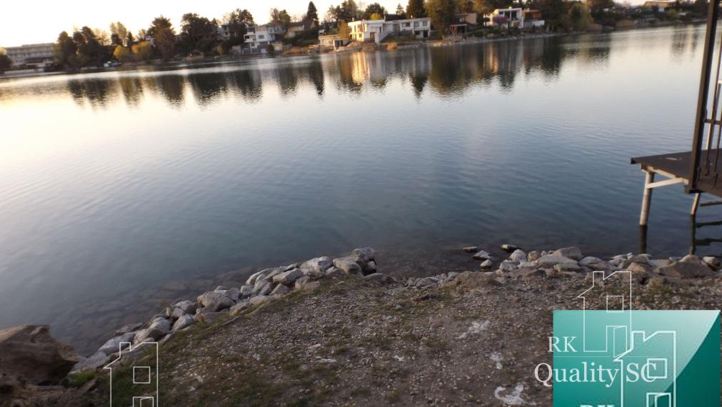 ZIMNÁ CENA 189.900,- SENEC – SLNEČNÉ JAZERÁ JUH – NA PREDAJ - romantická rekreačná chata s výhodami domu po rekonštrukcii s prístupom na pláž