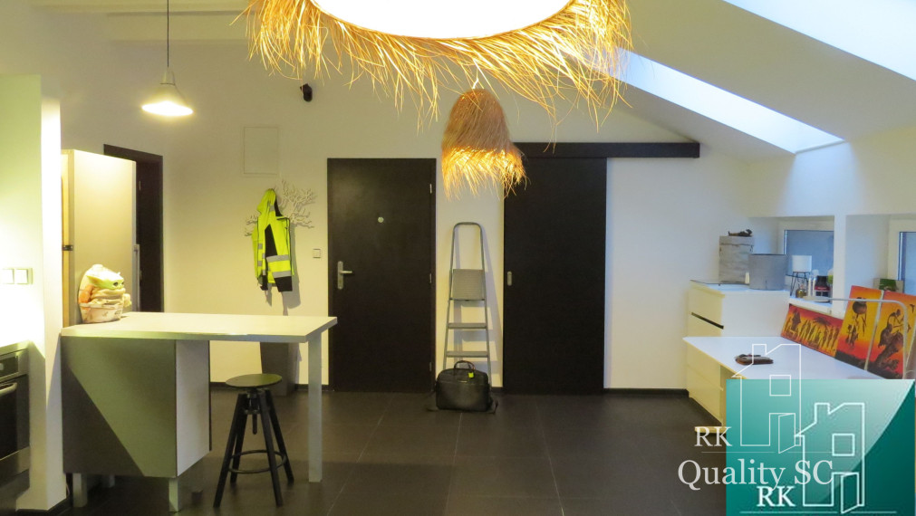 NA PRENÁJOM - moderný 2 izbový byt kompletne zariadený v centre mesta s parkovacím miestom - SENEC 