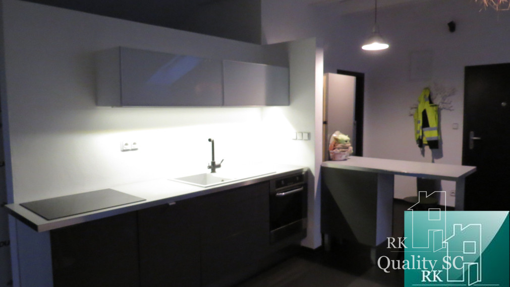 NA PRENÁJOM - moderný 2 izbový byt kompletne zariadený v centre mesta s parkovacím miestom - SENEC 