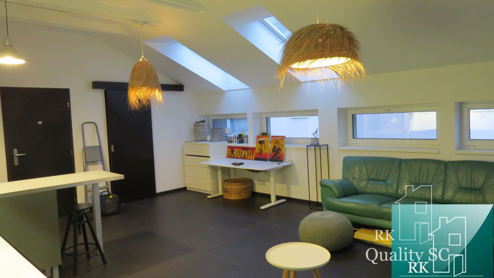 NA PRENÁJOM - moderný 2 izbový byt kompletne zariadený v centre mesta s parkovacím miestom - SENEC 