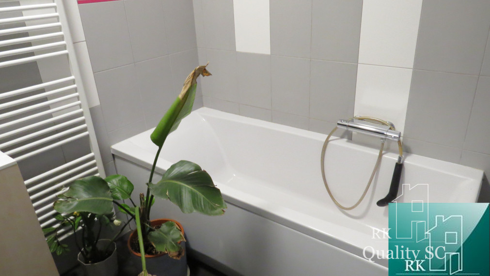 NA PRENÁJOM - moderný 2 izbový byt kompletne zariadený v centre mesta s parkovacím miestom - SENEC 