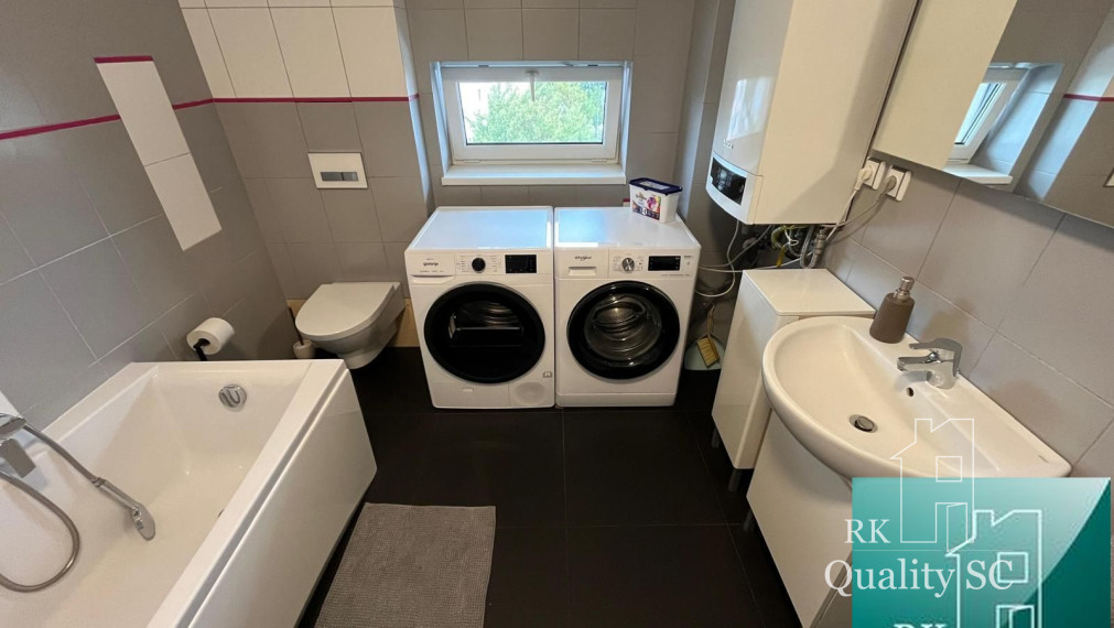 NA PRENÁJOM - moderný 2 izbový byt kompletne zariadený v centre mesta s parkovacím miestom - SENEC 