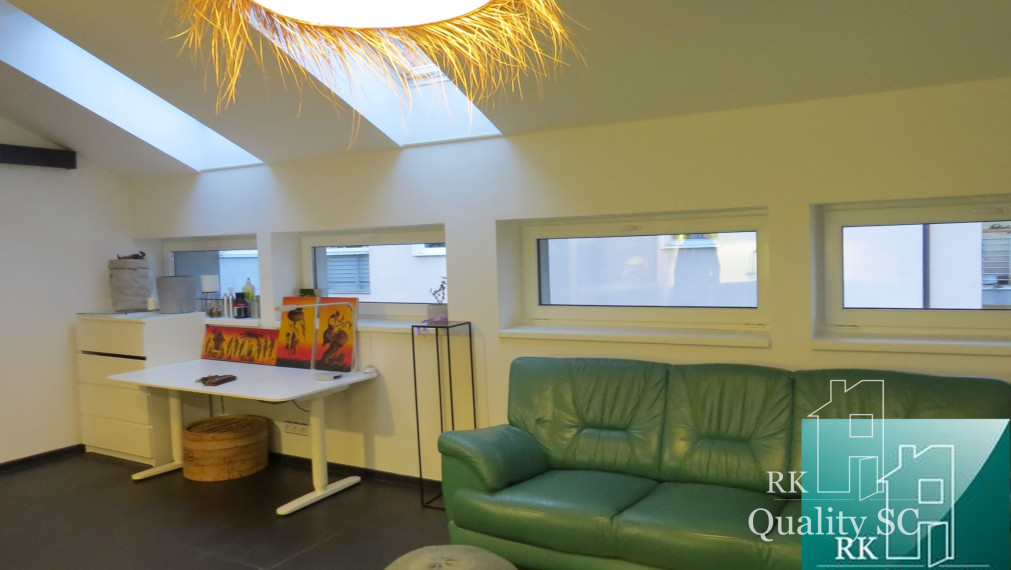 NA PRENÁJOM - moderný 2 izbový byt kompletne zariadený v centre mesta s parkovacím miestom - SENEC 