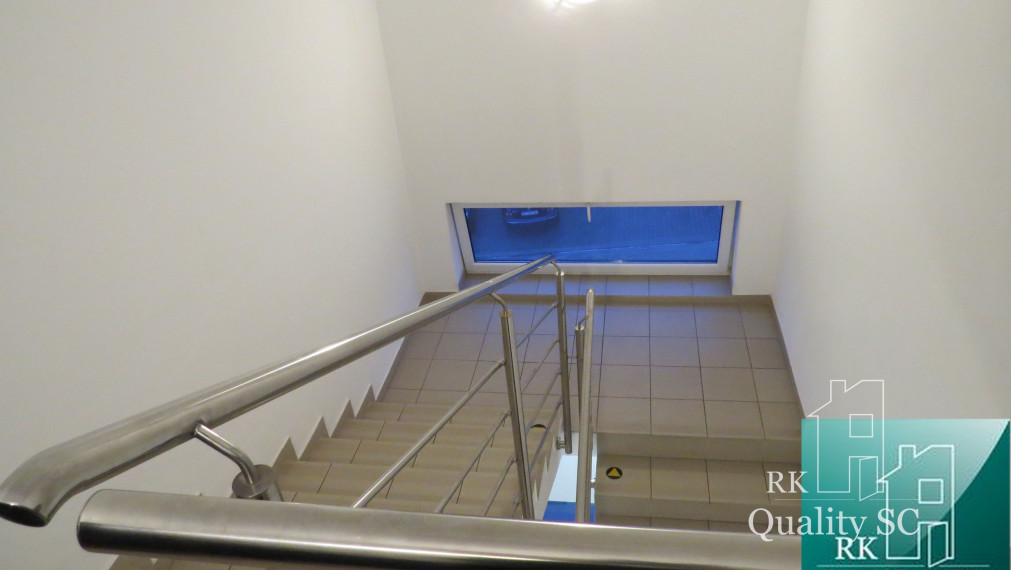 NA PRENÁJOM - moderný 2 izbový byt kompletne zariadený v centre mesta s parkovacím miestom - SENEC 