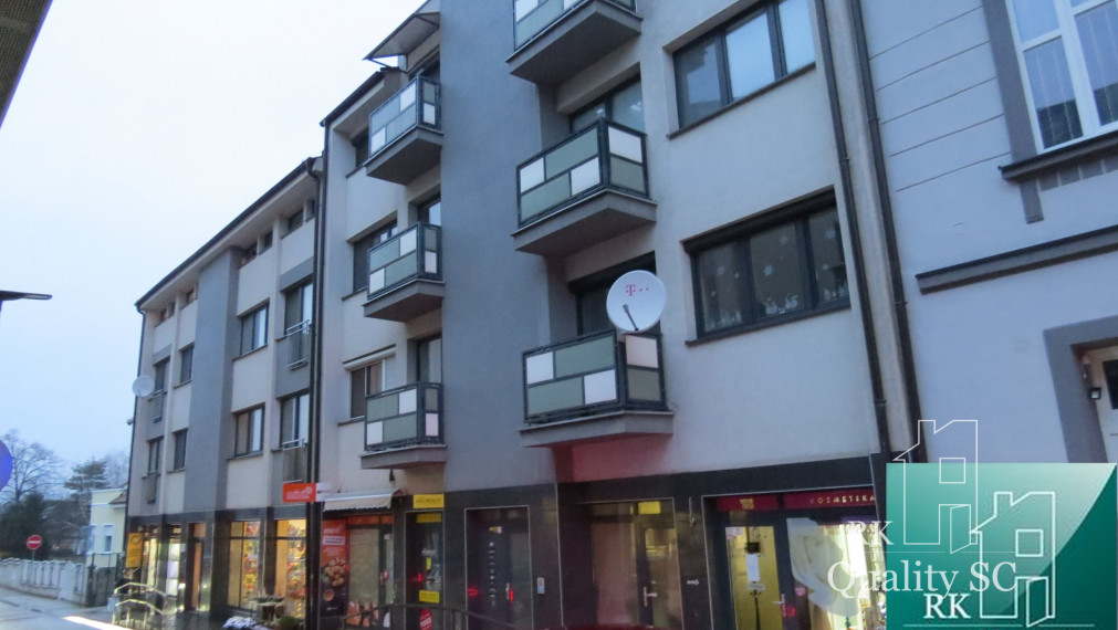 NA PRENÁJOM - moderný 2 izbový byt kompletne zariadený v centre mesta s parkovacím miestom - SENEC 