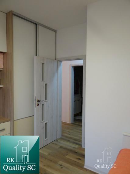 POZOR ZMENA !!! ZĽAVOVÁ KAMPAŇ do 22.02.2026 - NOVOSTAVBA-2 izbový zariadený byt s terasou, záhradou, záhr. domčekom a parkingom-Holubia-NOVÁ TEHELŇA