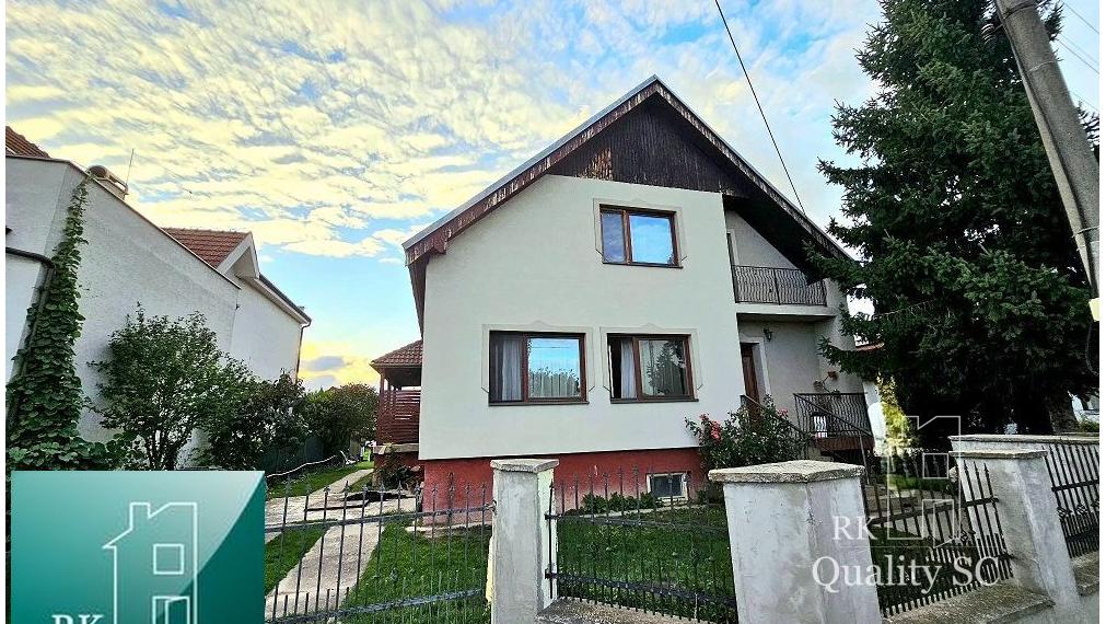 NOVÁ CENA - Okr. Senec - TUREŇ - EXKLUZÍVNE NA PREDAJ rodinný dom na 8 á pozemku s veľkometrážnymi izbami