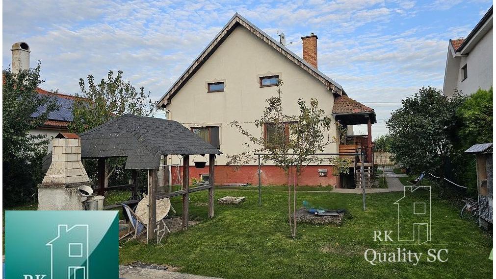 NOVÁ CENA - Okr. Senec - TUREŇ - EXKLUZÍVNE NA PREDAJ rodinný dom na 8 á pozemku s veľkometrážnymi izbami