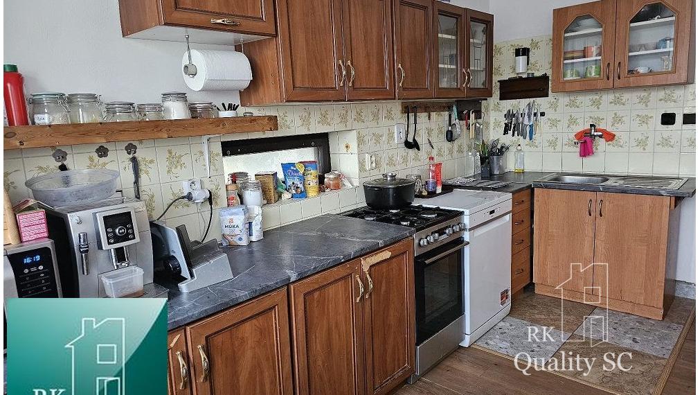 NOVÁ CENA - Okr. Senec - TUREŇ - EXKLUZÍVNE NA PREDAJ rodinný dom na 8 á pozemku s veľkometrážnymi izbami