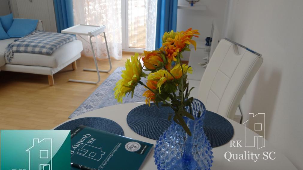 SENEC - EXKLUZÍVNE NA PREDAJ - kompletne zariadený a klimatizovaný 1 izbový byt v centre mesta - Nám. 1. mája v Senci