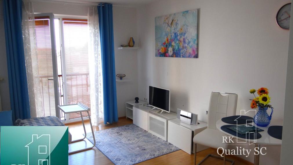 SENEC - EXKLUZÍVNE NA PREDAJ - kompletne zariadený a klimatizovaný 1 izbový byt v centre mesta - Nám. 1. mája v Senci