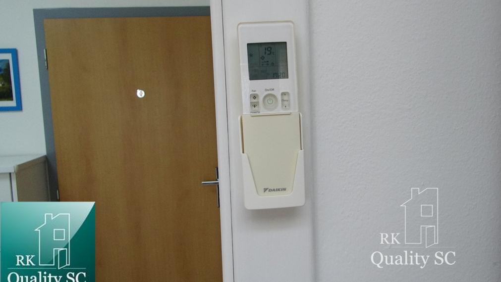 SENEC - EXKLUZÍVNE NA PREDAJ - kompletne zariadený a klimatizovaný 1 izbový byt v centre mesta - Nám. 1. mája v Senci