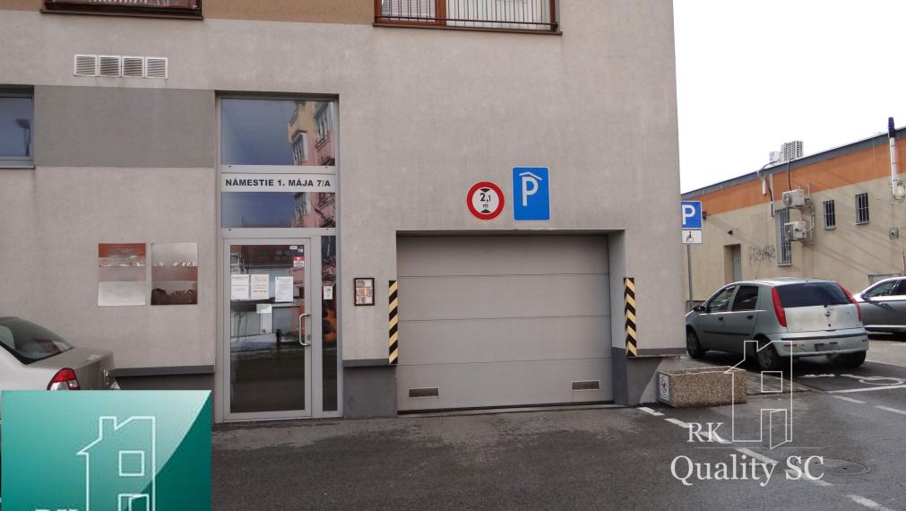 SENEC - EXKLUZÍVNE NA PREDAJ - kompletne zariadený a klimatizovaný 1 izbový byt v centre mesta - Nám. 1. mája v Senci