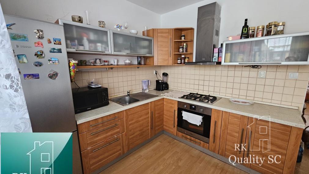 SENEC – NA PREDAJ plnohodnotný 2 izbový byt v zateplenej tehlovej bytovke v žiadanej lokalite - ul. J. Csermáka v Senci