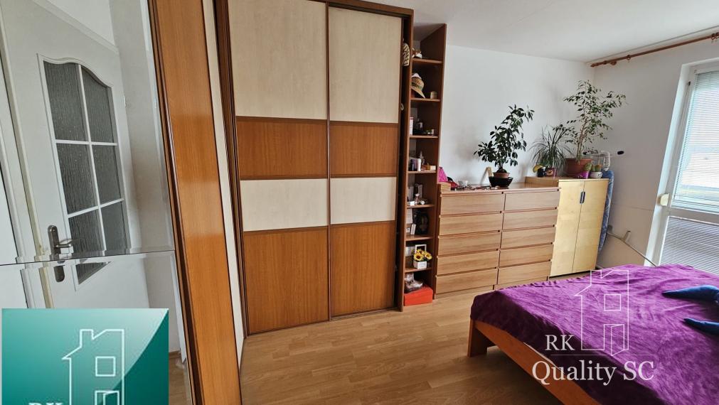 SENEC – NA PREDAJ plnohodnotný 2 izbový byt v zateplenej tehlovej bytovke v žiadanej lokalite - ul. J. Csermáka v Senci