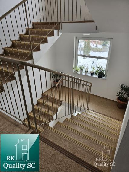 SENEC – NA PREDAJ plnohodnotný 2 izbový byt v zateplenej tehlovej bytovke v žiadanej lokalite - ul. J. Csermáka v Senci