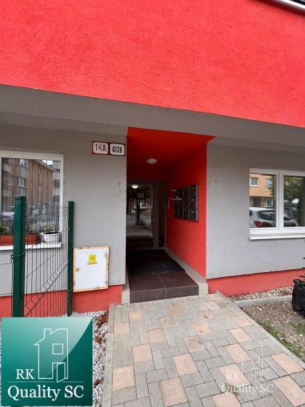 SENEC - EXKLUZÍVNE NA PREDAJ 3 izbový HOLOBYT s vlastným kúrením, vo vyhľadávanej lokalite pri Slnečných jazerách - Viladomy - ul. Dlhá v Senci