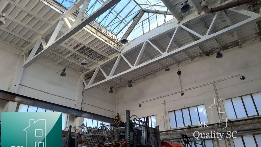 BRATISLAVA III. - RAČA - NA PREDAJ - priemyselný objekt s polyfunkčnou budovou s veľkou halou, ubytovacími a kancelárskymi priestormi v Bratislave