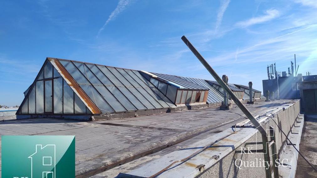 BRATISLAVA III. - RAČA - NA PREDAJ - priemyselný objekt s polyfunkčnou budovou s veľkou halou, ubytovacími a kancelárskymi priestormi v Bratislave