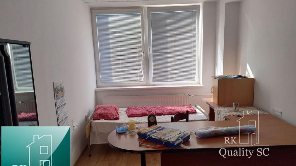 BRATISLAVA III. - RAČA - NA PREDAJ - priemyselný objekt s polyfunkčnou budovou s veľkou halou, ubytovacími a kancelárskymi priestormi v Bratislave