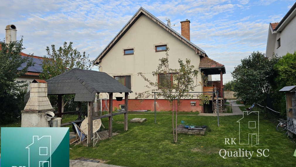 NOVÁ CENA - Okr. Senec - TUREŇ - EXKLUZÍVNE NA PREDAJ rodinný dom na 8 á pozemku s veľkometrážnymi izbami