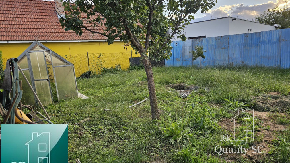 NOVÁ CENA - Okr. Senec - TUREŇ - EXKLUZÍVNE NA PREDAJ rodinný dom na 8 á pozemku s veľkometrážnymi izbami