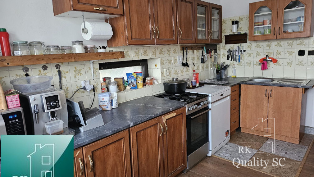 NOVÁ CENA - Okr. Senec - TUREŇ - EXKLUZÍVNE NA PREDAJ rodinný dom na 8 á pozemku s veľkometrážnymi izbami