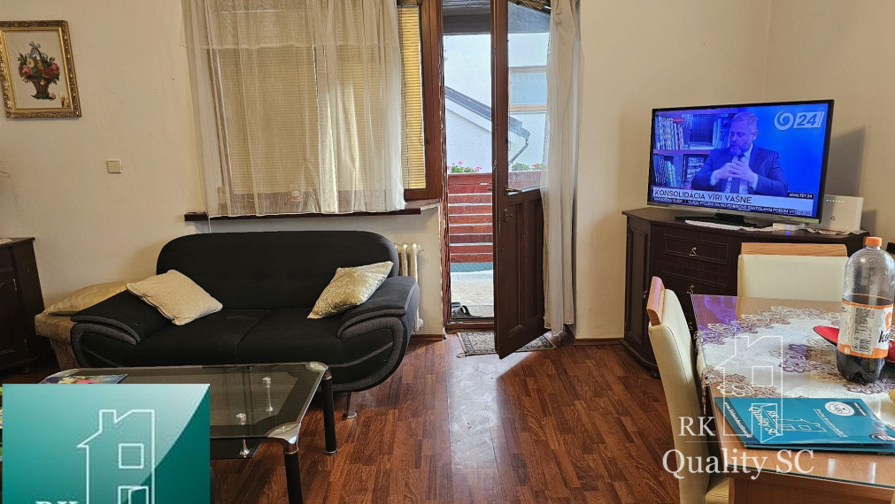 NOVÁ CENA - Okr. Senec - TUREŇ - EXKLUZÍVNE NA PREDAJ rodinný dom na 8 á pozemku s veľkometrážnymi izbami