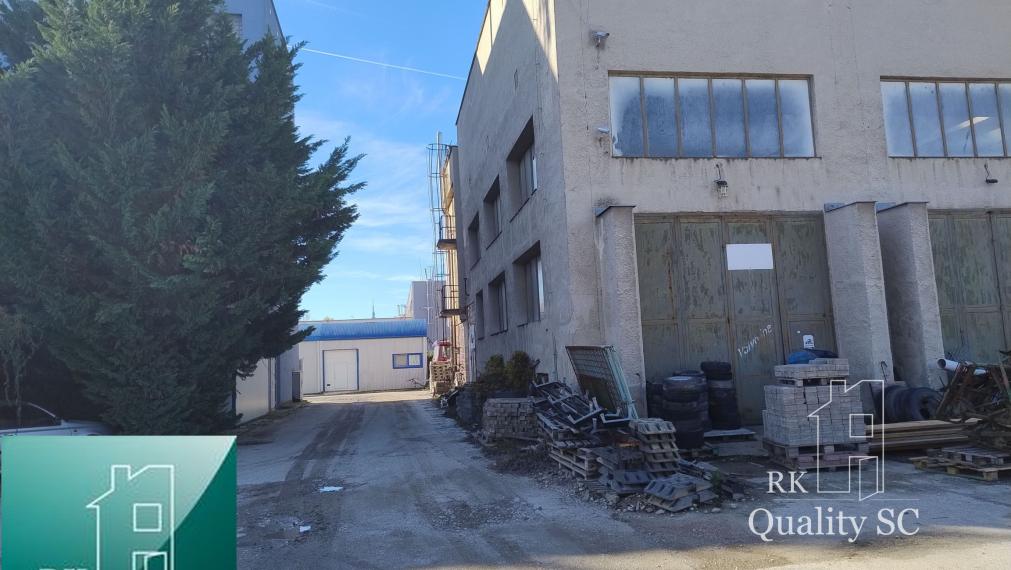 BRATISLAVA III. - RAČA - NA PREDAJ - priemyselný objekt s polyfunkčnou budovou s veľkou halou, ubytovacími a kancelárskymi priestormi v Bratislave