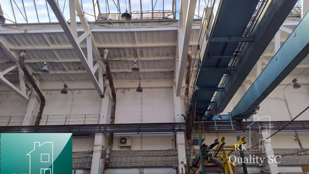 BRATISLAVA III. - RAČA - NA PREDAJ - priemyselný objekt s polyfunkčnou budovou s veľkou halou, ubytovacími a kancelárskymi priestormi v Bratislave