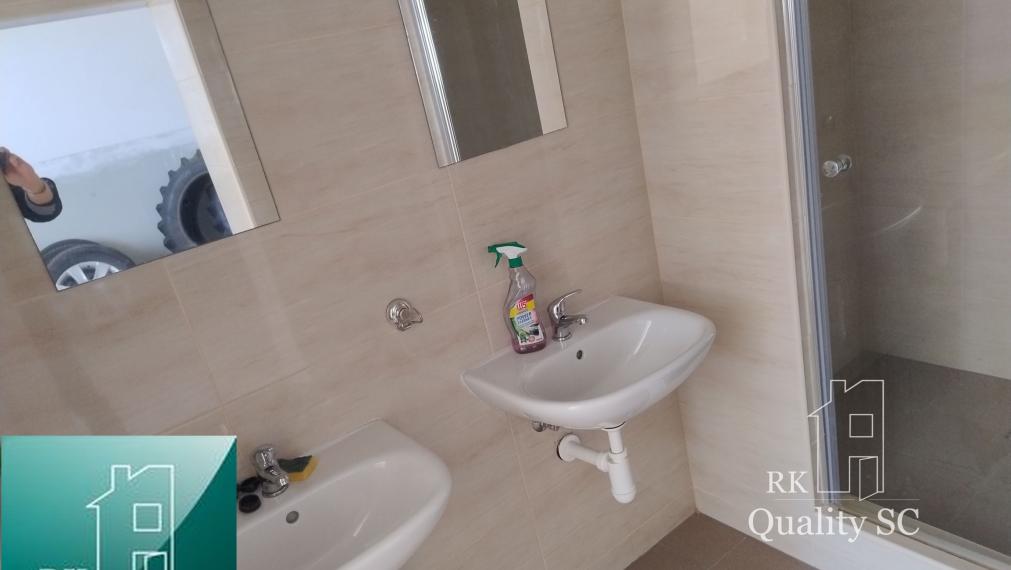 BRATISLAVA III. - RAČA - NA PREDAJ - priemyselný objekt s polyfunkčnou budovou s veľkou halou, ubytovacími a kancelárskymi priestormi v Bratislave