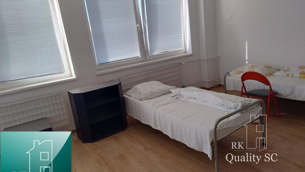 BRATISLAVA III. - RAČA - NA PREDAJ - priemyselný objekt s polyfunkčnou budovou s veľkou halou, ubytovacími a kancelárskymi priestormi v Bratislave