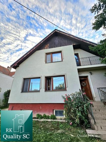 NOVÁ CENA - Okr. Senec - TUREŇ - EXKLUZÍVNE NA PREDAJ rodinný dom na 8 á pozemku s veľkometrážnymi izbami